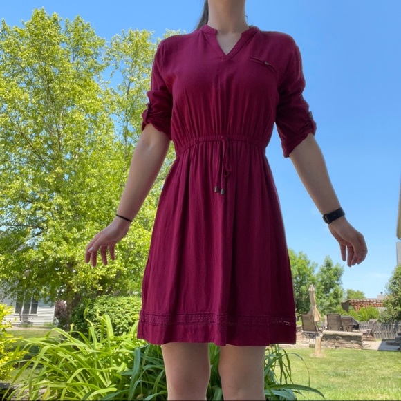 Vanity Dresses & Skirts - Cute maroon dress